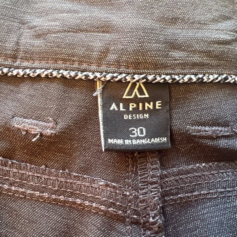 NWT Men's Alpine Design Men's Trail Head Tech Golf Shorts 30 x 10" (J) - Picture 3 of 5
